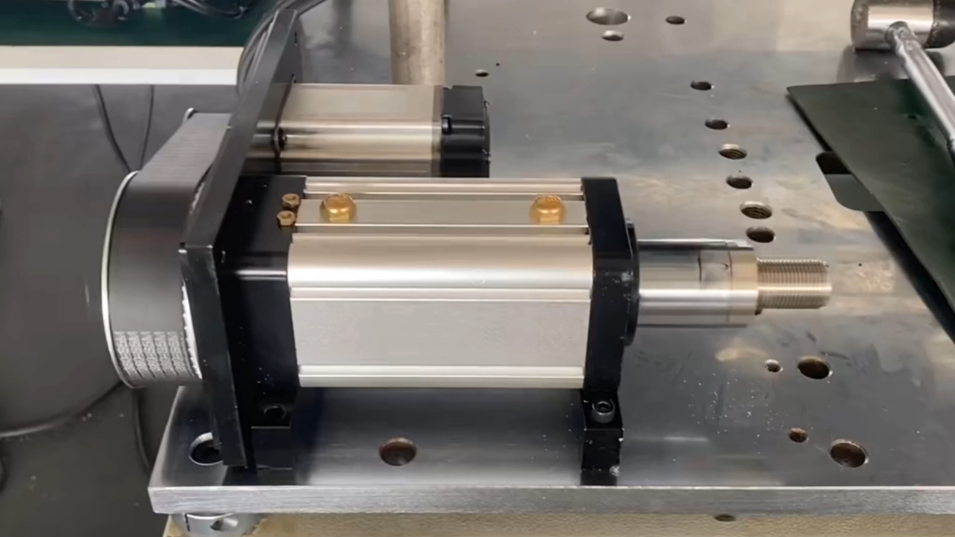 Heavy-load servo electric cylinders