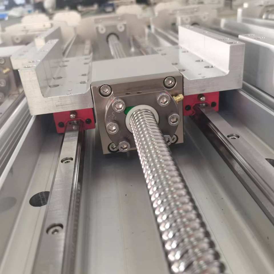 Ball-screw nut detail